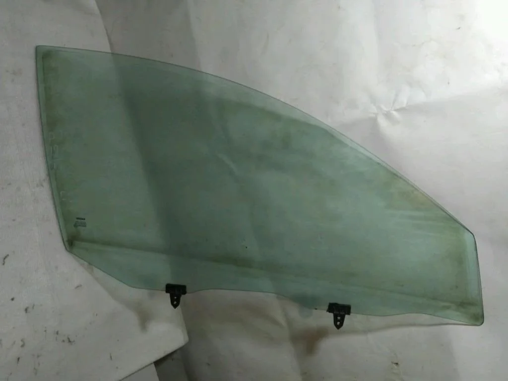 Б.у. стекло двери NISSAN PRIMERA P12 NISSAN PRIMERA P12