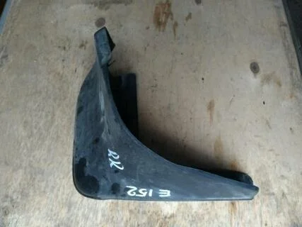 Б.у. брызговик TOYOTA COROLLA ZRE151 TOYOTA COROLLA ZRE151