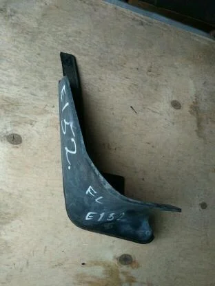 Б.у. брызговик TOYOTA COROLLA ZRE151 TOYOTA COROLLA ZRE151