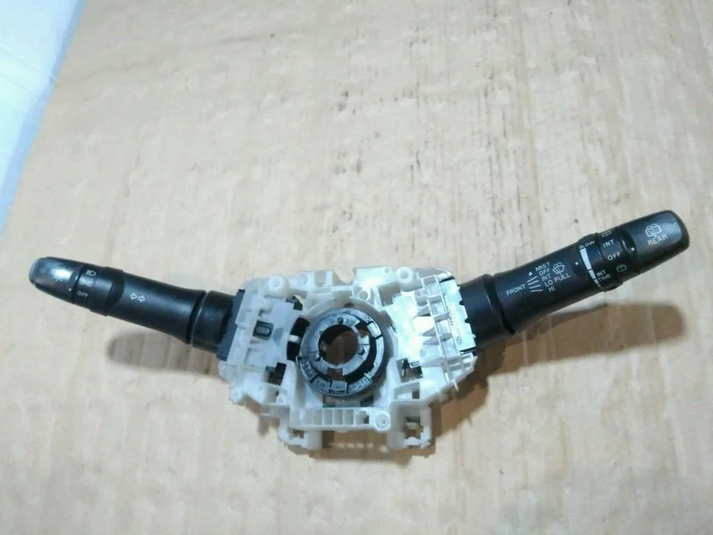 Б.у. подрулевой переключатель MITSUBISHI PAJERO V97W MITSUBISHI PAJERO V97W