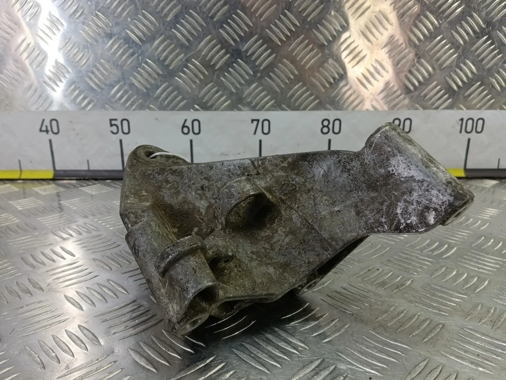 Кронштейн двигателя (ДВС) Volkswagen Crafter I (2