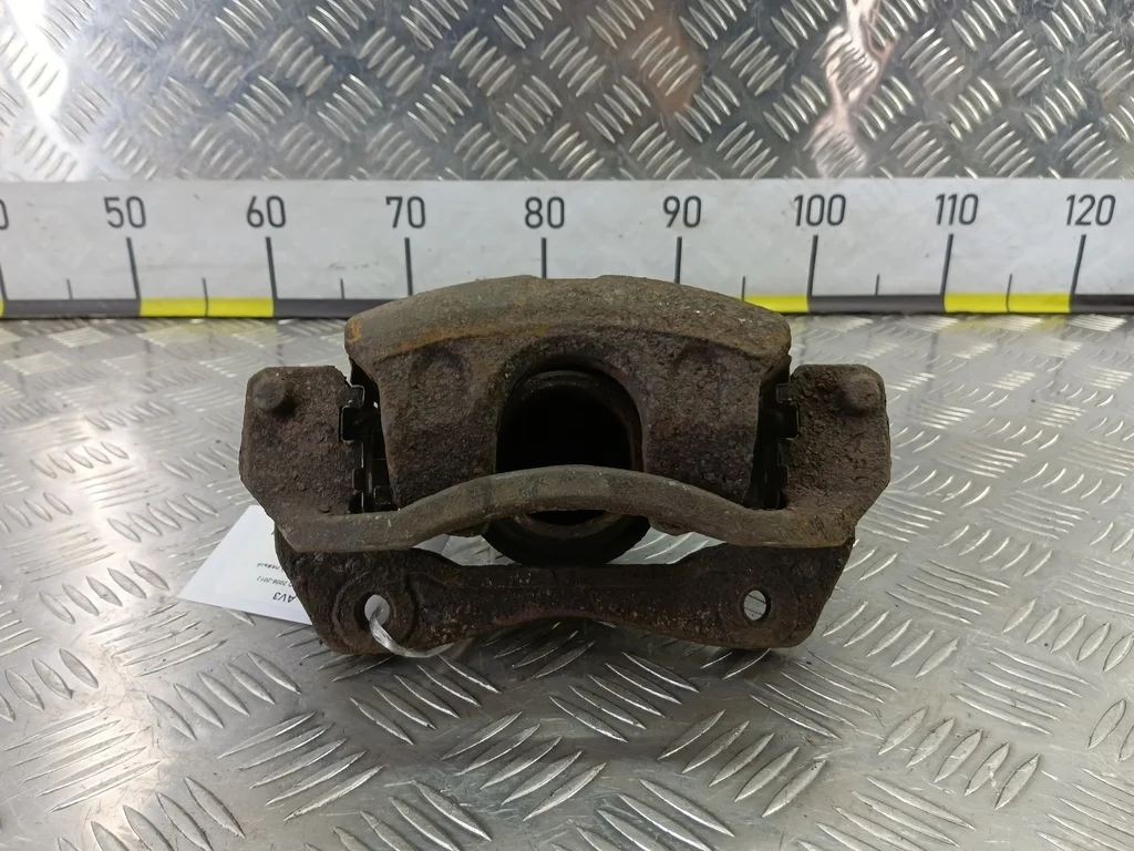 Суппорт передний левый Kia Ceed ED рестайлинг (20