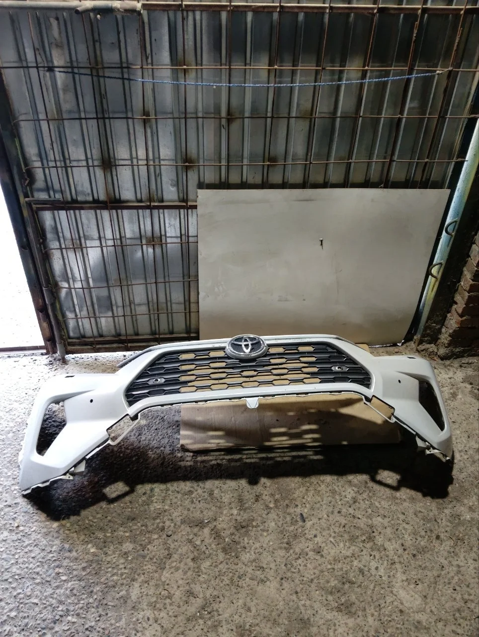 Бампер Toyota RAV4 2024 521190R926 A50, передний