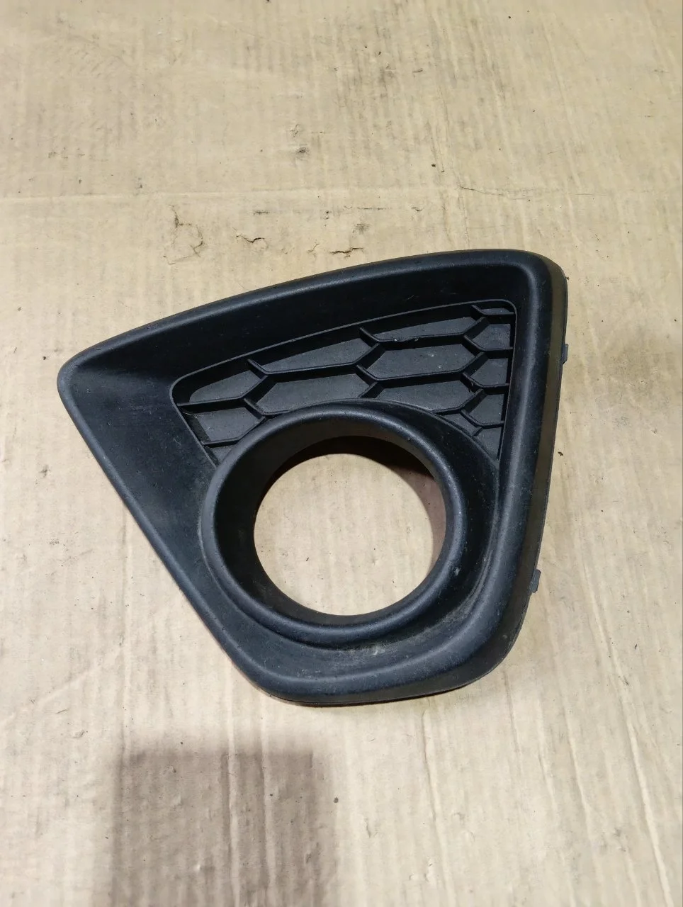 Накладка ПТФ Mazda CX 5 2016 KD5350C21, передняя левая