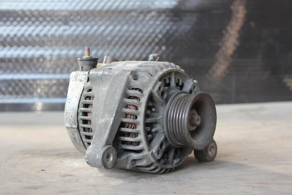 Б.у. генератор TOYOTA CELICA ZZT230 TOYOTA CELICA ZZT230