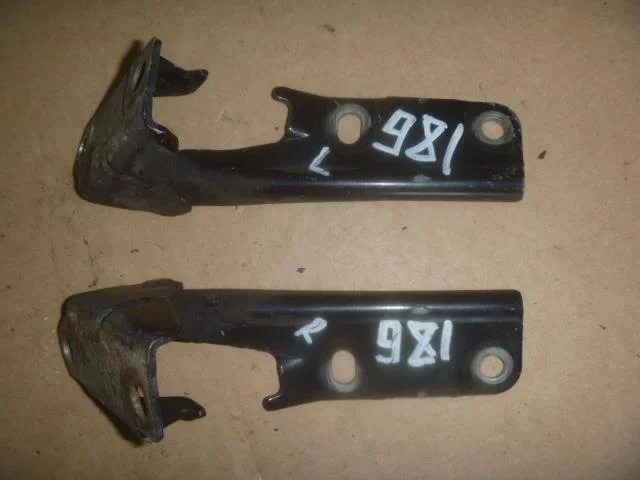 Б.у. петля капота (2шт) MITSUBISHI PAJERO V98W MITSUBISHI PAJERO V98W