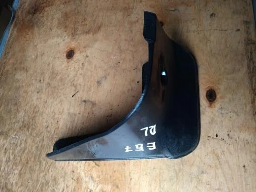 Б.у. брызговик TOYOTA COROLLA ZRE151 TOYOTA COROLLA ZRE151