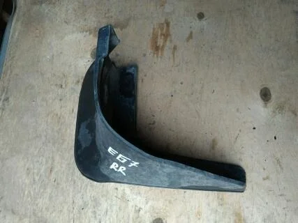 Б.у. брызговик TOYOTA COROLLA ZRE151 TOYOTA COROLLA ZRE151