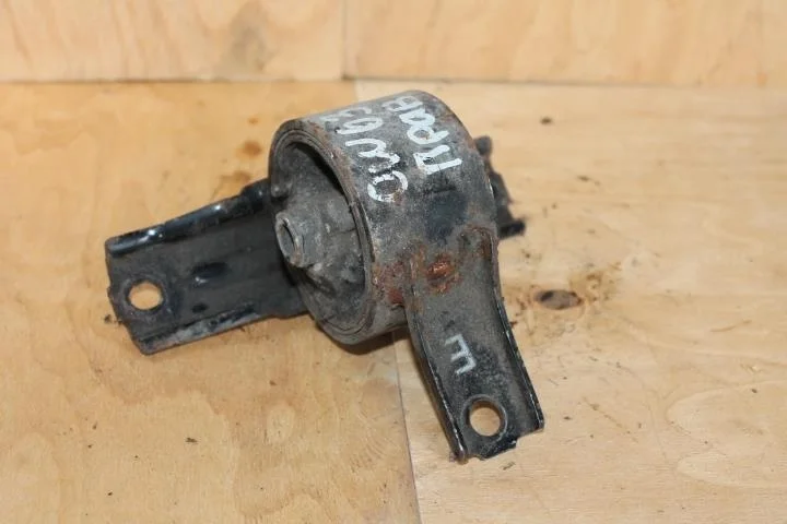 Б.у. опора двигателя MITSUBISHI OUTLANDER XL CW6W MITSUBISHI OUTLANDER XL CW6W