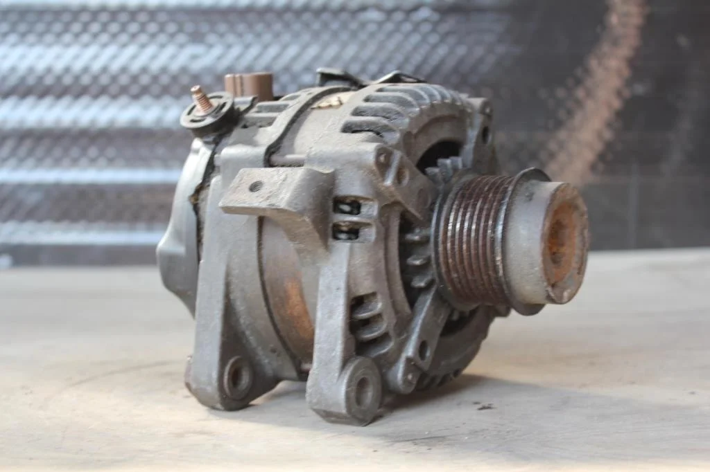 Б.у. генератор TOYOTA CAMRY V40 ACV40 TOYOTA CAMRY V40 ACV40