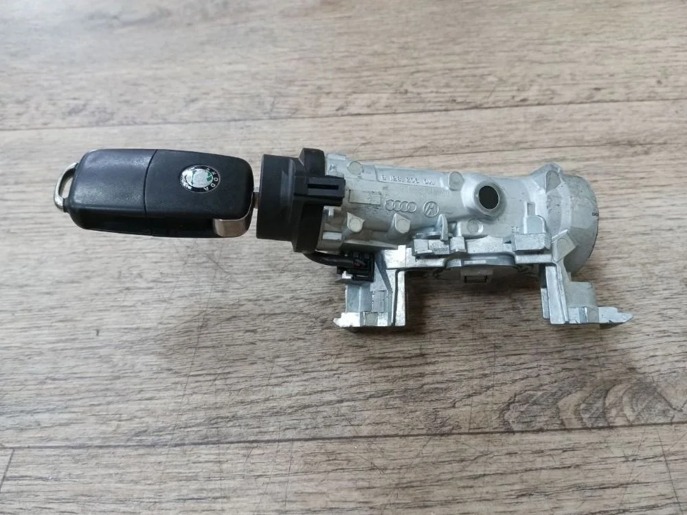 Замок зажигания Skoda Octavia II (2004—2009) Octavia II (2004—2009) 3T 3T4, B7, 5N, 5E, 162, 5M1, 5N1, A5, Лифтбек, 1Z3, 8p, 8P