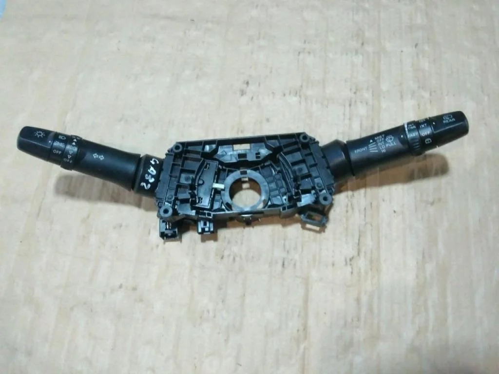 Б.у. подрулевой переключатель MITSUBISHI ASX GA3W MITSUBISHI ASX GA3W