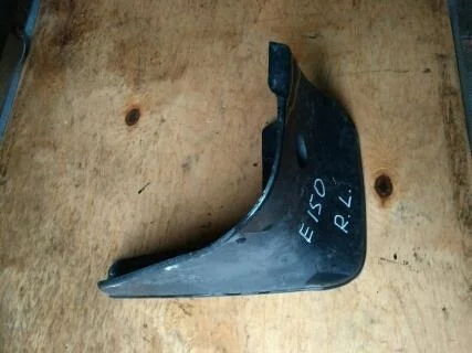 Б.у. брызговик TOYOTA COROLLA ZRE151 TOYOTA COROLLA ZRE151