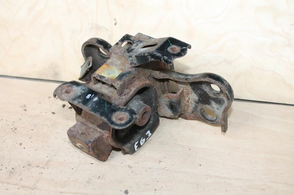 Б.у. опора двигателя TOYOTA COROLLA ZRE151 TOYOTA COROLLA ZRE151