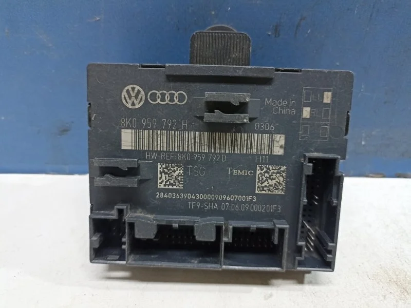 Блок двери Audi A4 2007-2015 8K0959792H B8, передний