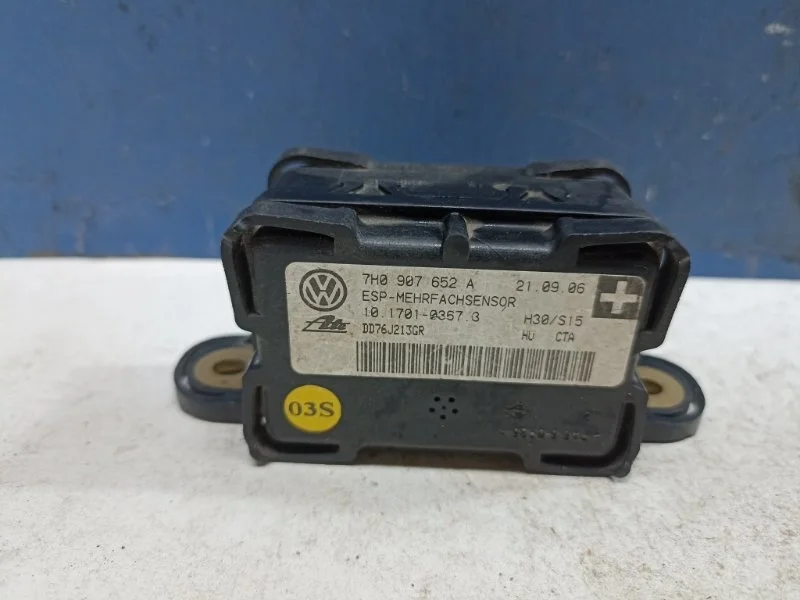 Датчик ускорения Audi Q7 2014 7H0907652A