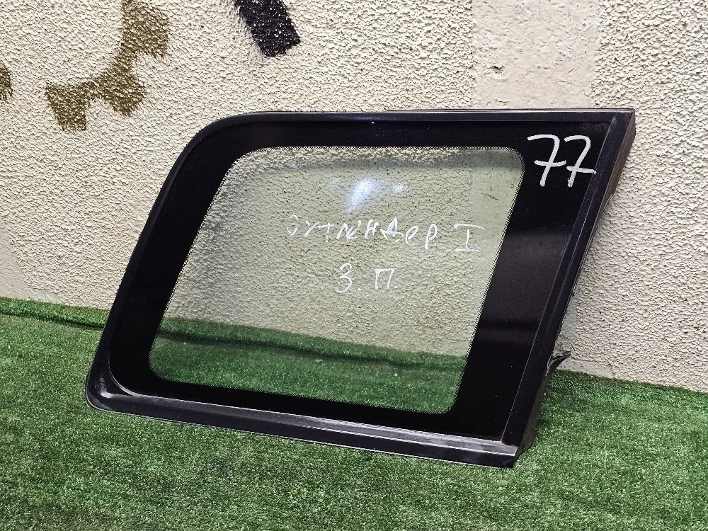 Форточка задняя правая Mitsubishi Outlander