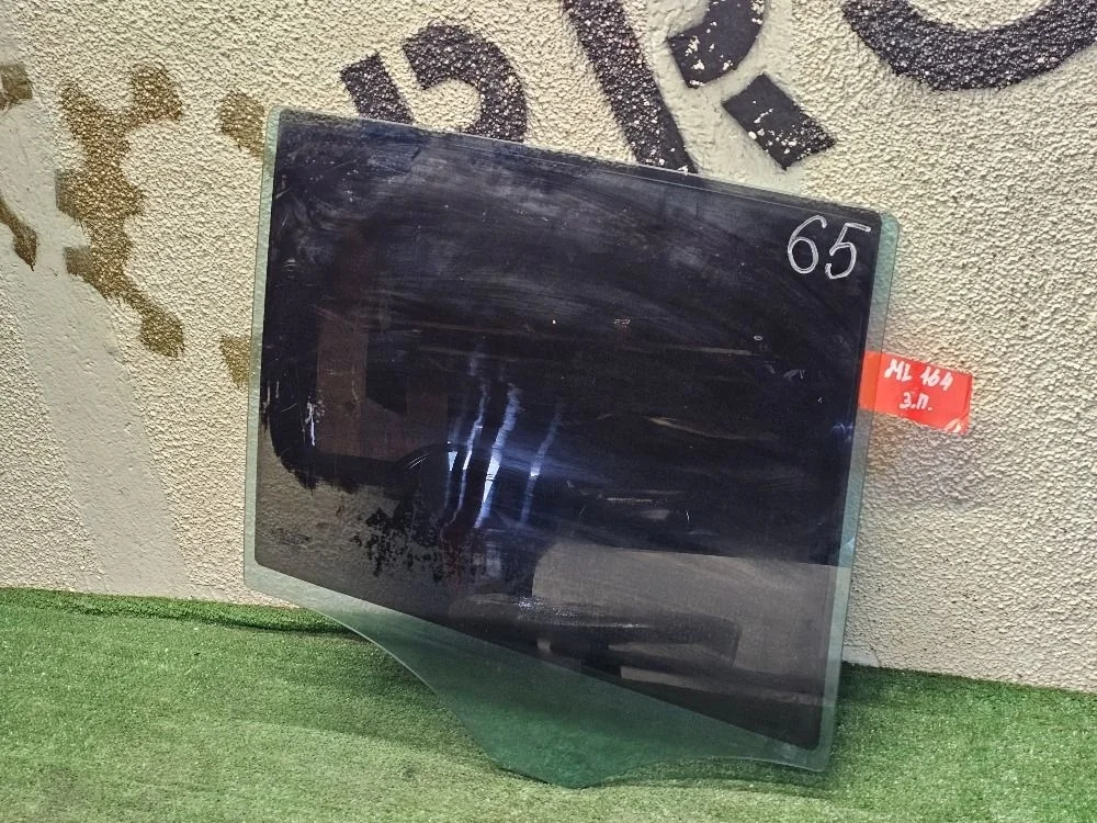 Стекло двери заднее правое Mercedes M-Class