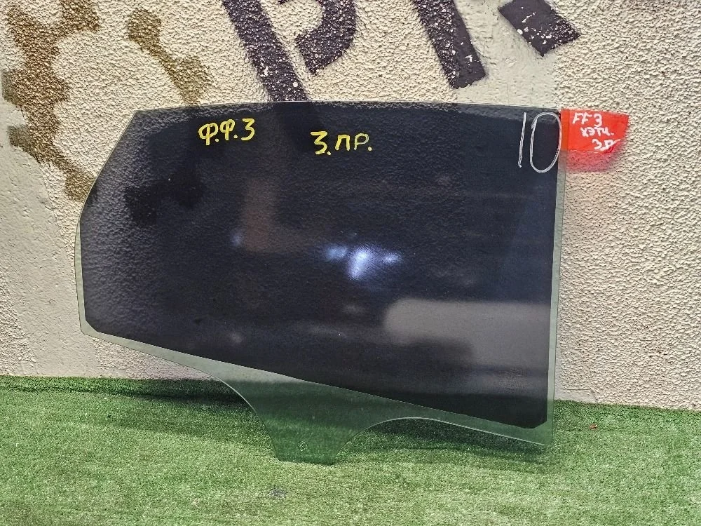 Стекло двери заднее правое Ford Focus III