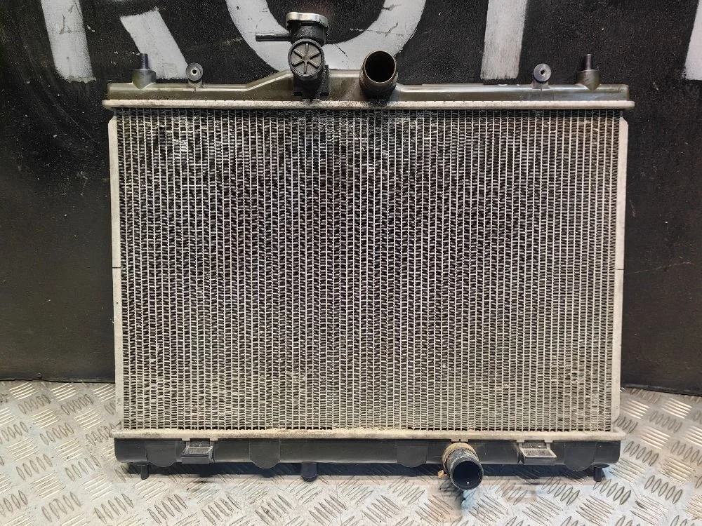 Радиатор охлаждения двигателя Nissan Tiida C11