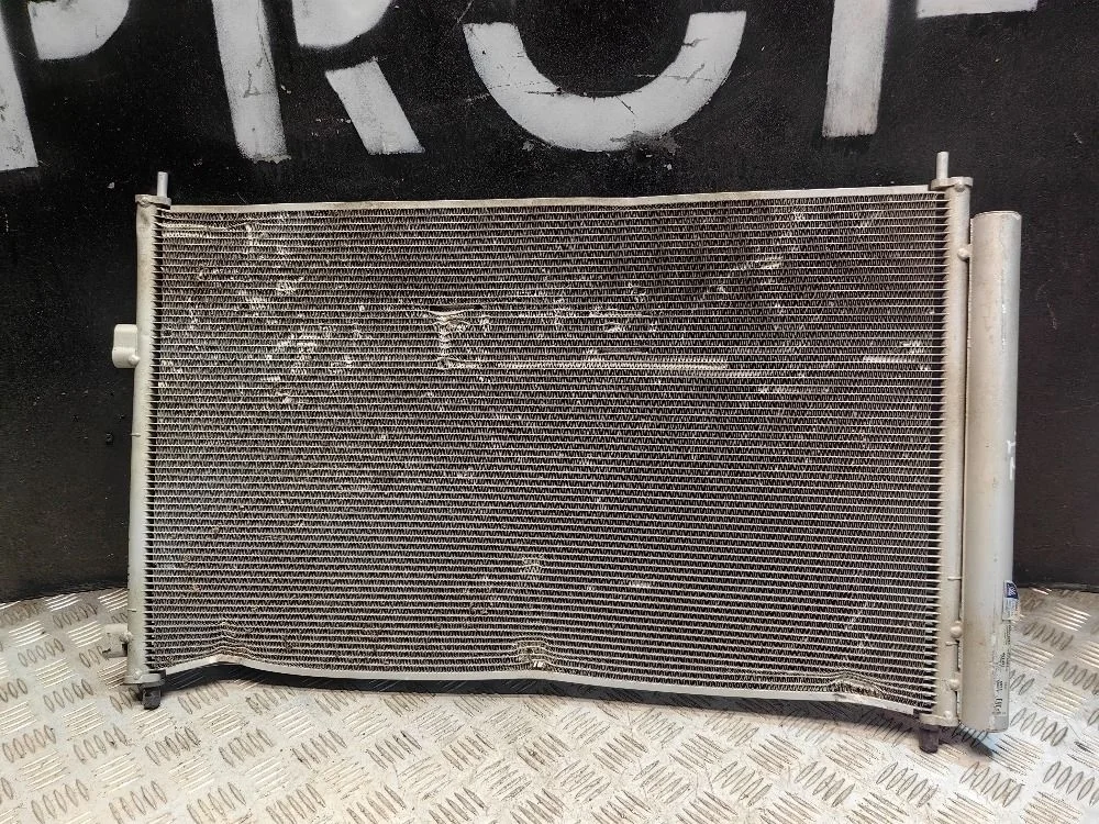 Радиатор кондиционера подкапотный Toyota RAV4