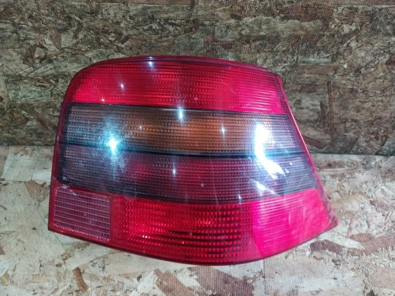 Фонарь с дефектом Volkswagen Golf 1999 1J1