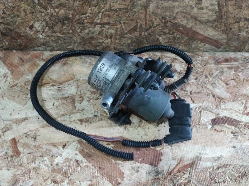 Электро вакуумный насос тормозной системы Volkswagen Golf 2011 5K1