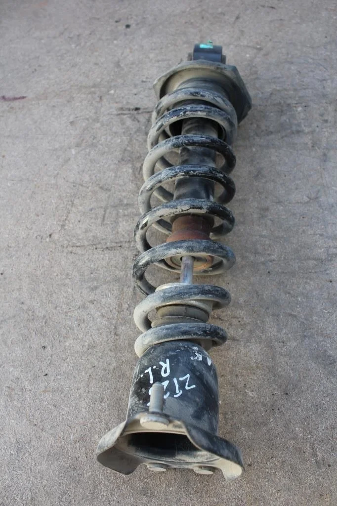 Б.у. амортизатор TOYOTA AVENSIS ZZT251 TOYOTA AVENSIS ZZT251