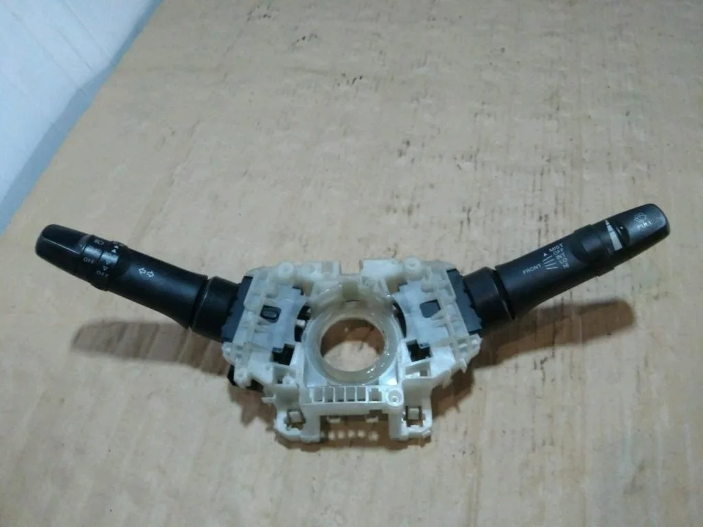 Б.у. подрулевой переключатель MITSUBISHI LANCER CY2A MITSUBISHI LANCER CY2A