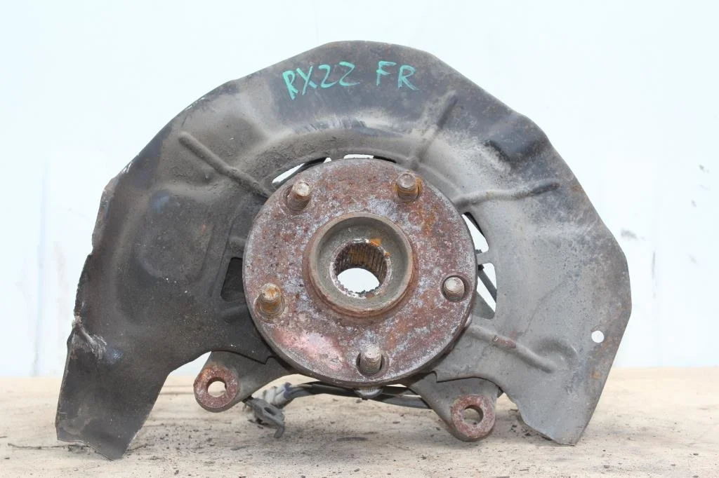 Б.у. кулак поворотный LEXUS RX330 MCU38 LEXUS RX330 MCU38