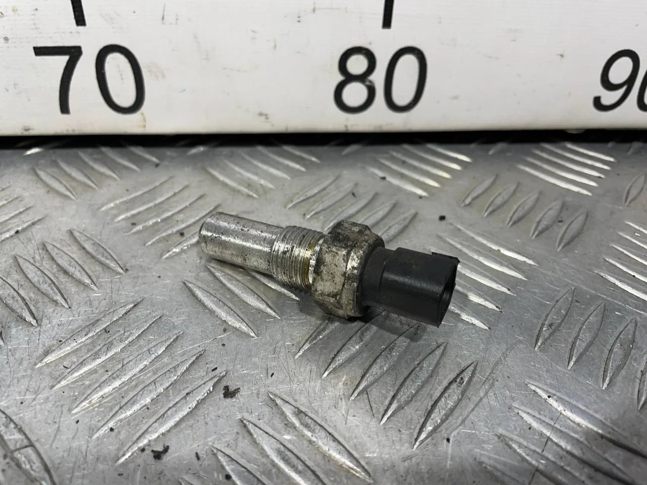 [Б/У] Датчик включения заднего хода [Код: 00641750 ]