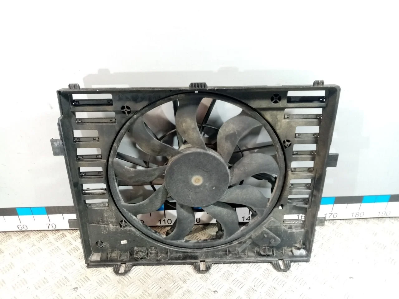 [Б/У] Вентилятор радиатора Touareg [Код: 00645846 ]