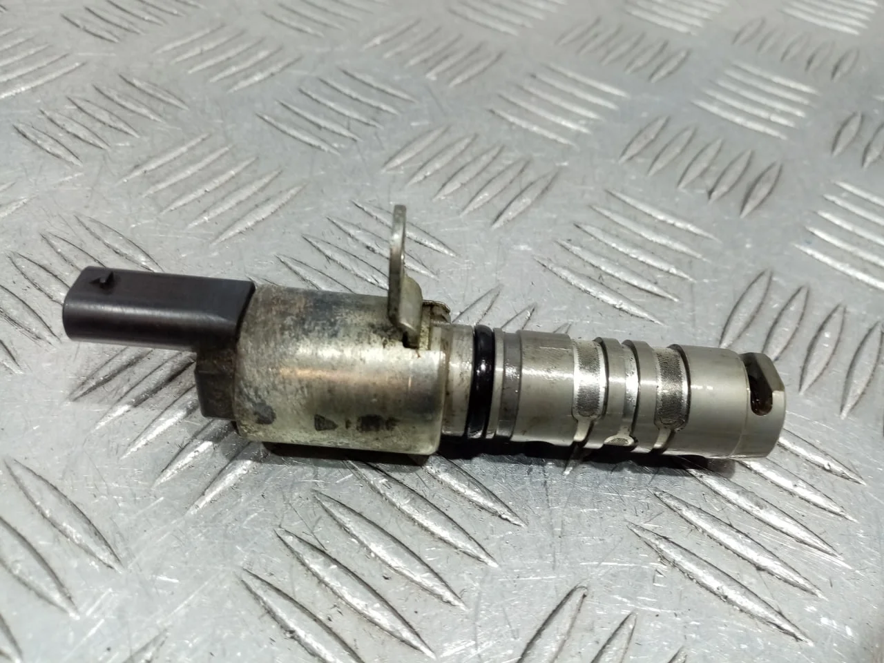 [Б/У] Клапан изменения фаз ГРМ [Код: 00642636 ]