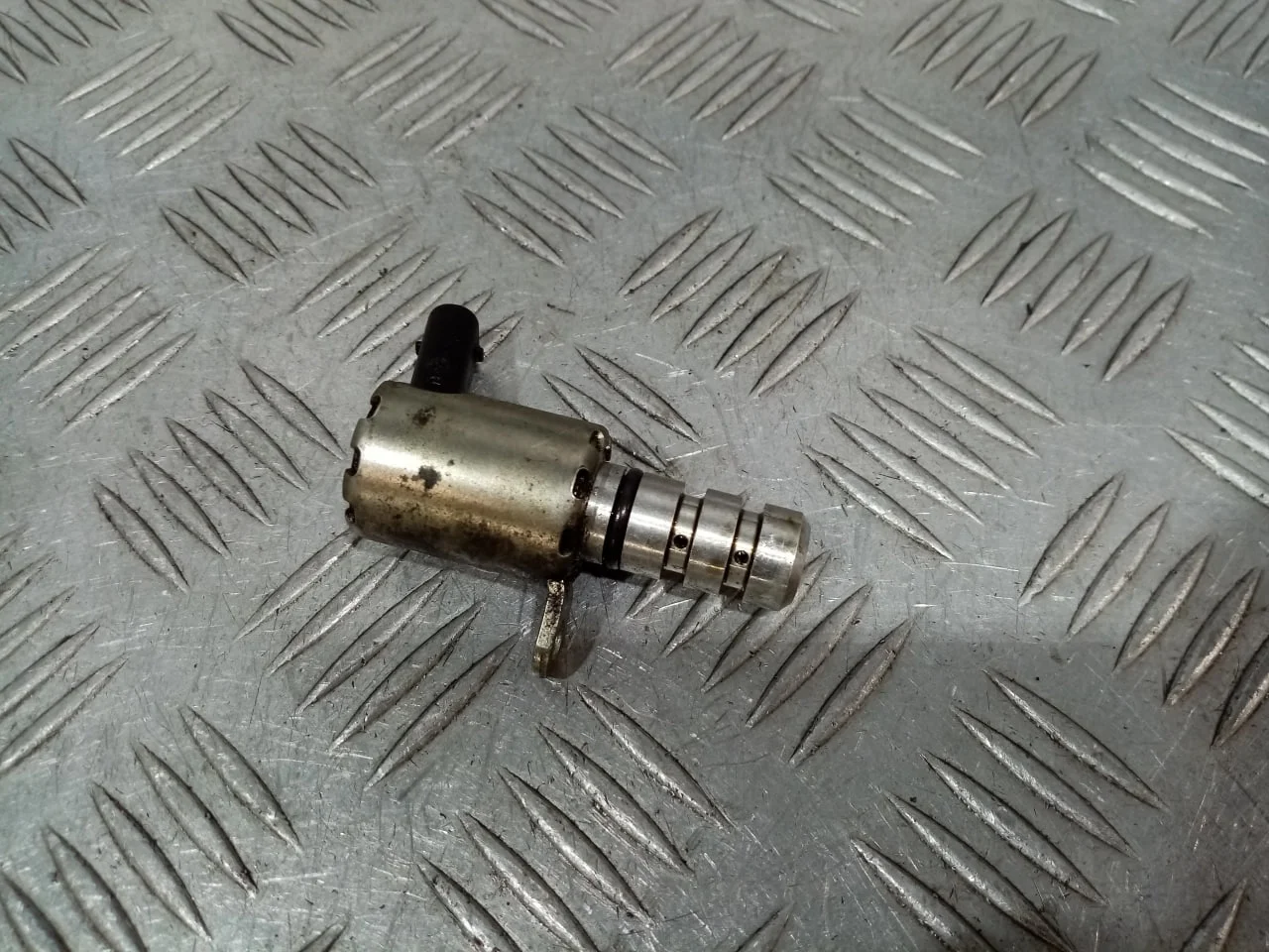 [Б/У] Клапан электромагнитный изменения фаз ГРМ [Код: 00643822 ]