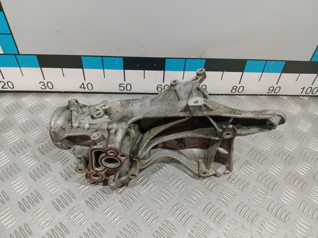 [Б/У] Кронштейн генератора [Код: 00641897 ]