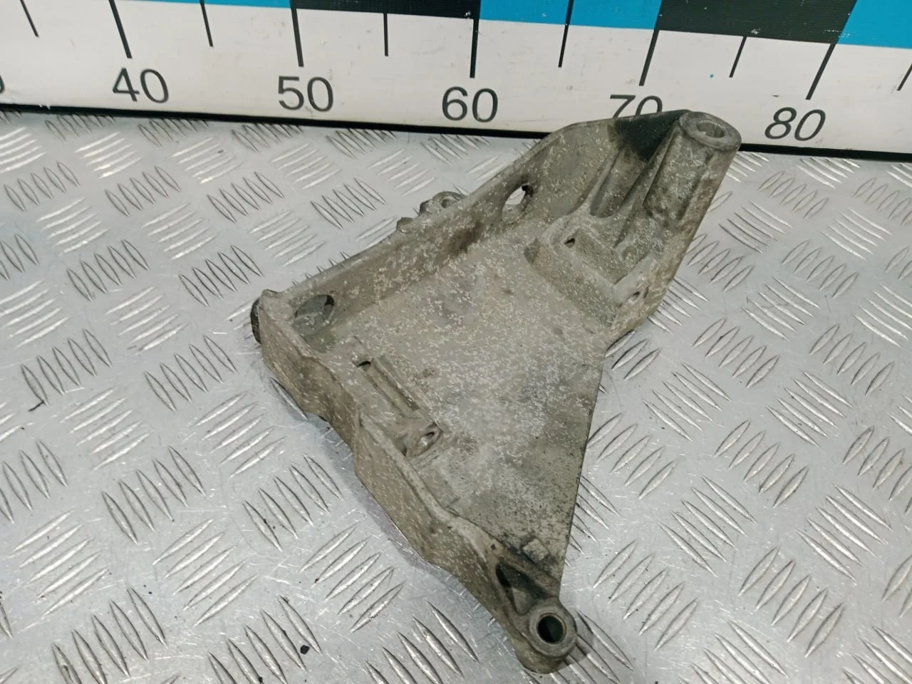 [Б/У] Кронштейн генератора VW [Код: 00641284 ]