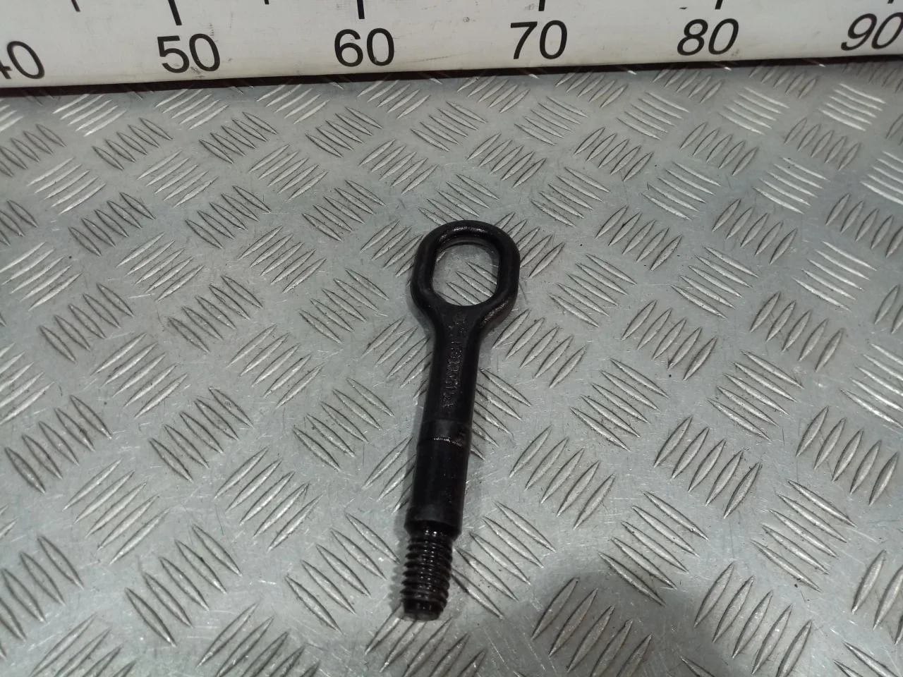 [Б/У] Крюк буксировочный передний [Код: 00641887 ]