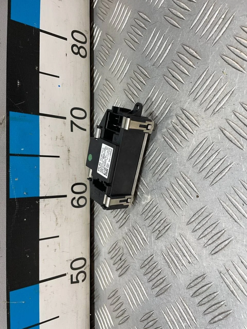 [Б/У] Резистор отопителя VAG [Код: 00645108 ]