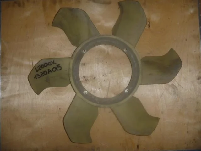 Б.у. крыльчатка MITSUBISHI L200 KB4T MITSUBISHI L200 KB4T