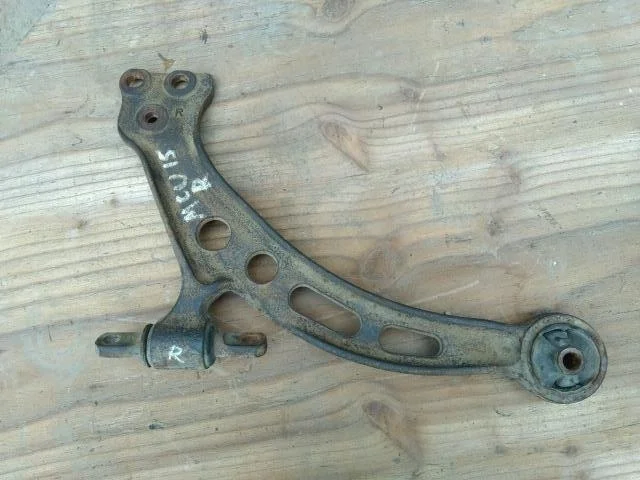 Б.у. рычаг LEXUS RX300 MCU15 LEXUS RX300 MCU15