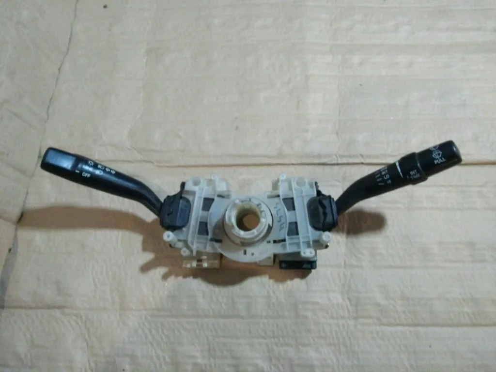 Б.у. подрулевой переключатель SUZUKI LIANA RH416 SUZUKI LIANA RH416