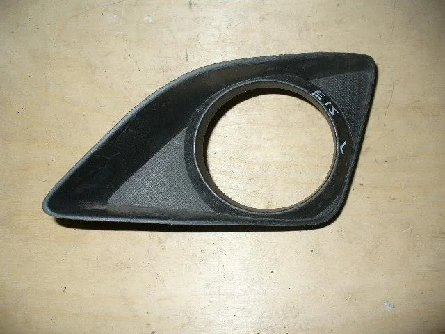 Б.у. рамка туманки TOYOTA COROLLA ZRE151 TOYOTA COROLLA ZRE151