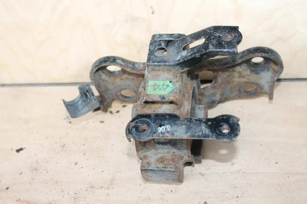 Б.у. опора двигателя TOYOTA COROLLA ZRE151 TOYOTA COROLLA ZRE151