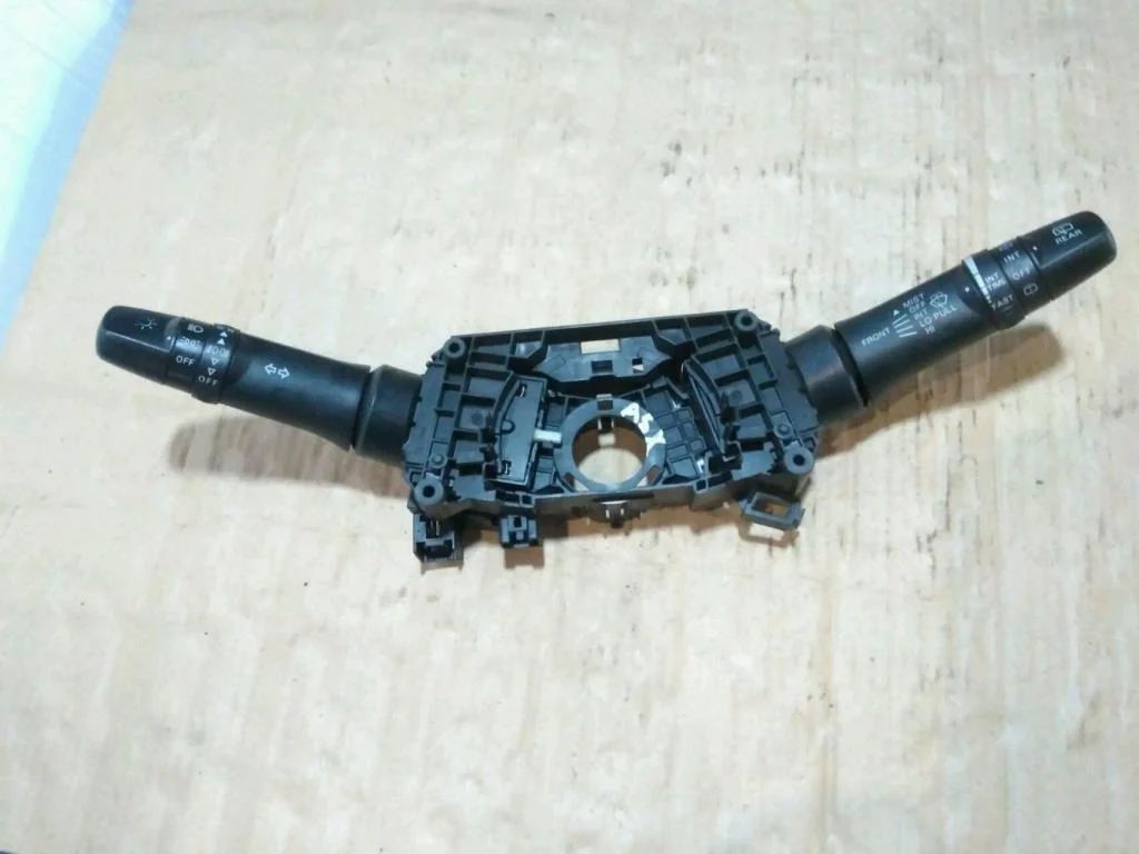 Б.у. подрулевой переключатель MITSUBISHI ASX GA1W MITSUBISHI ASX GA1W