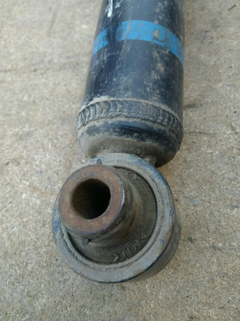 Б.у. амортизатор TOYOTA COROLLA ZRE151 TOYOTA COROLLA ZRE151