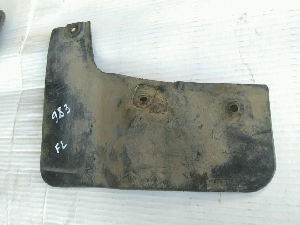 Б.у. брызговик MITSUBISHI PAJERO V98W MITSUBISHI PAJERO V98W