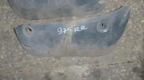 Б.у. брызговик MITSUBISHI PAJERO V98W MITSUBISHI PAJERO V98W