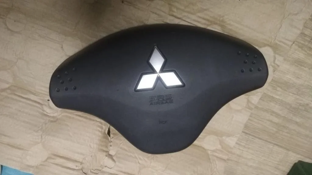 Б.у. подушка безопасности водителя MITSUBISHI L200 KB4T MITSUBISHI L200 KB4T