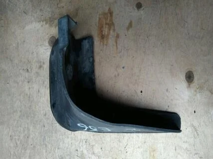 Б.у. брызговик TOYOTA COROLLA ZRE151 TOYOTA COROLLA ZRE151