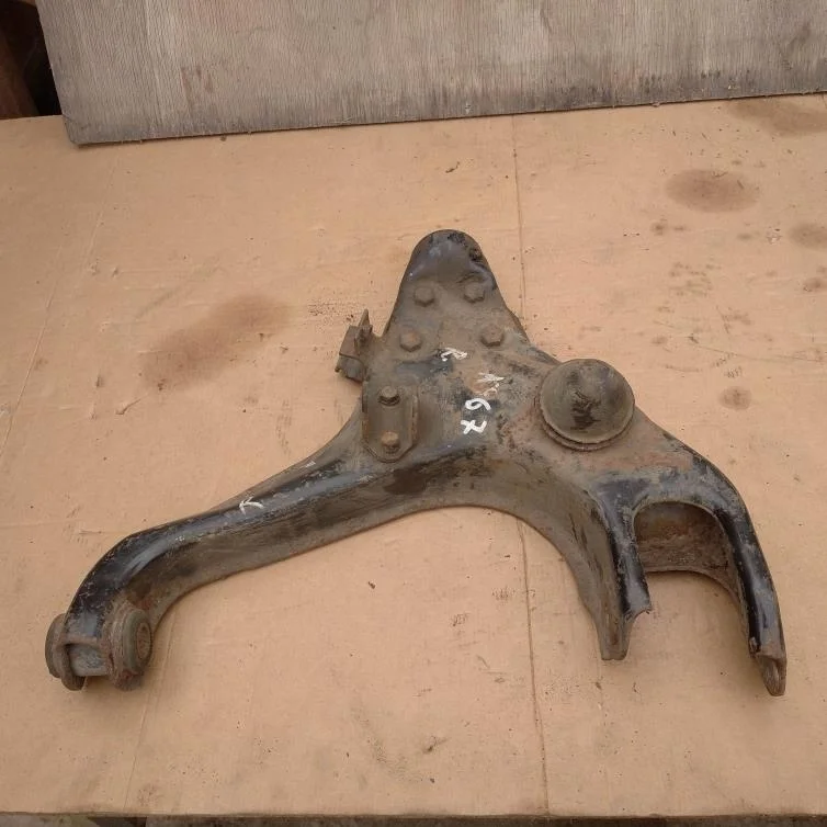 Б.у. рычаг MITSUBISHI PAJERO SPORT K96W MITSUBISHI PAJERO SPORT K96W